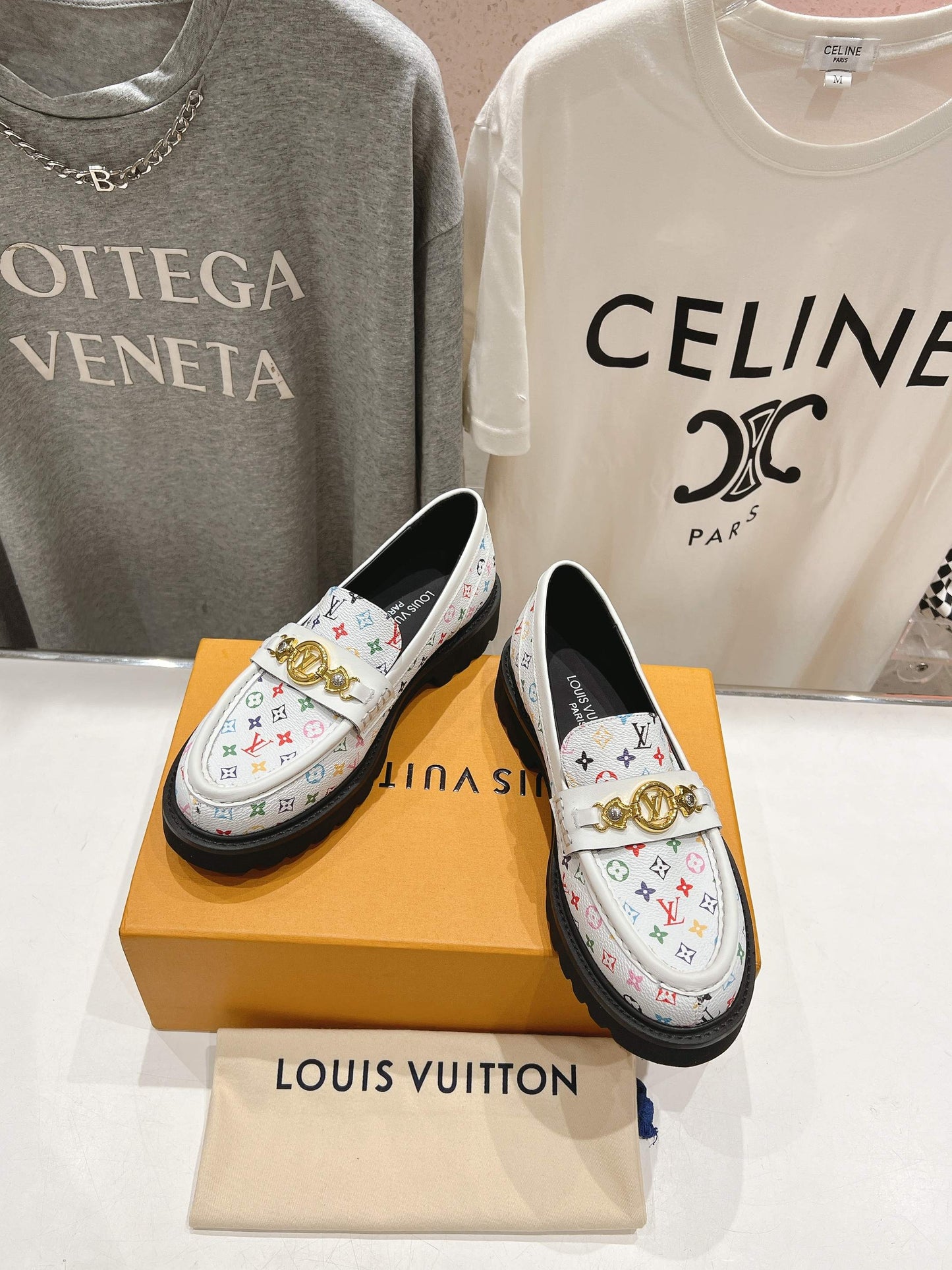 LV Loafera