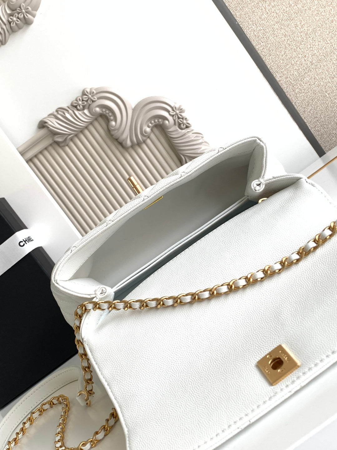 Chanel Elegant Lambskin Shoulder Bag