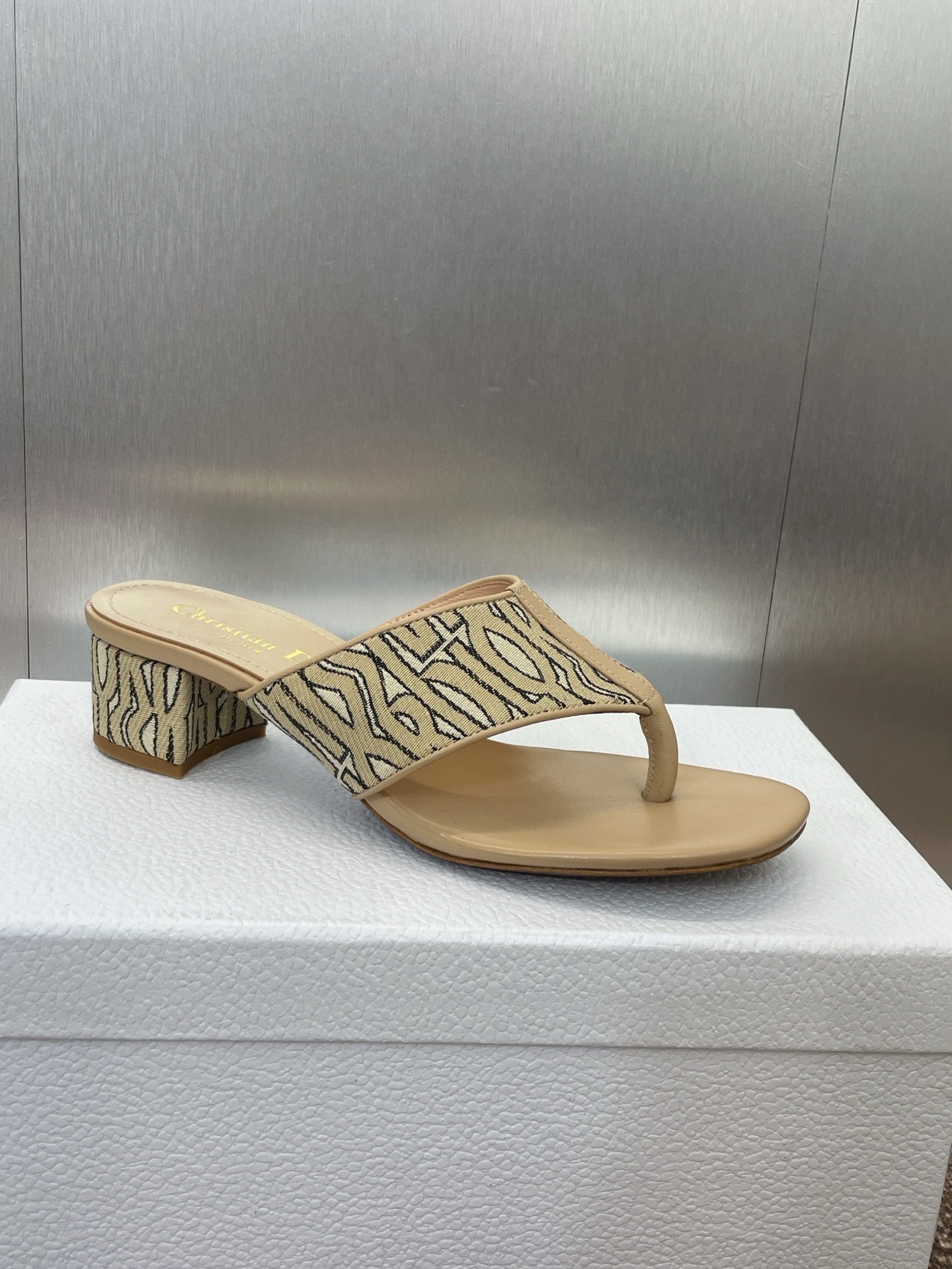 Miss Dior DWAY Slides