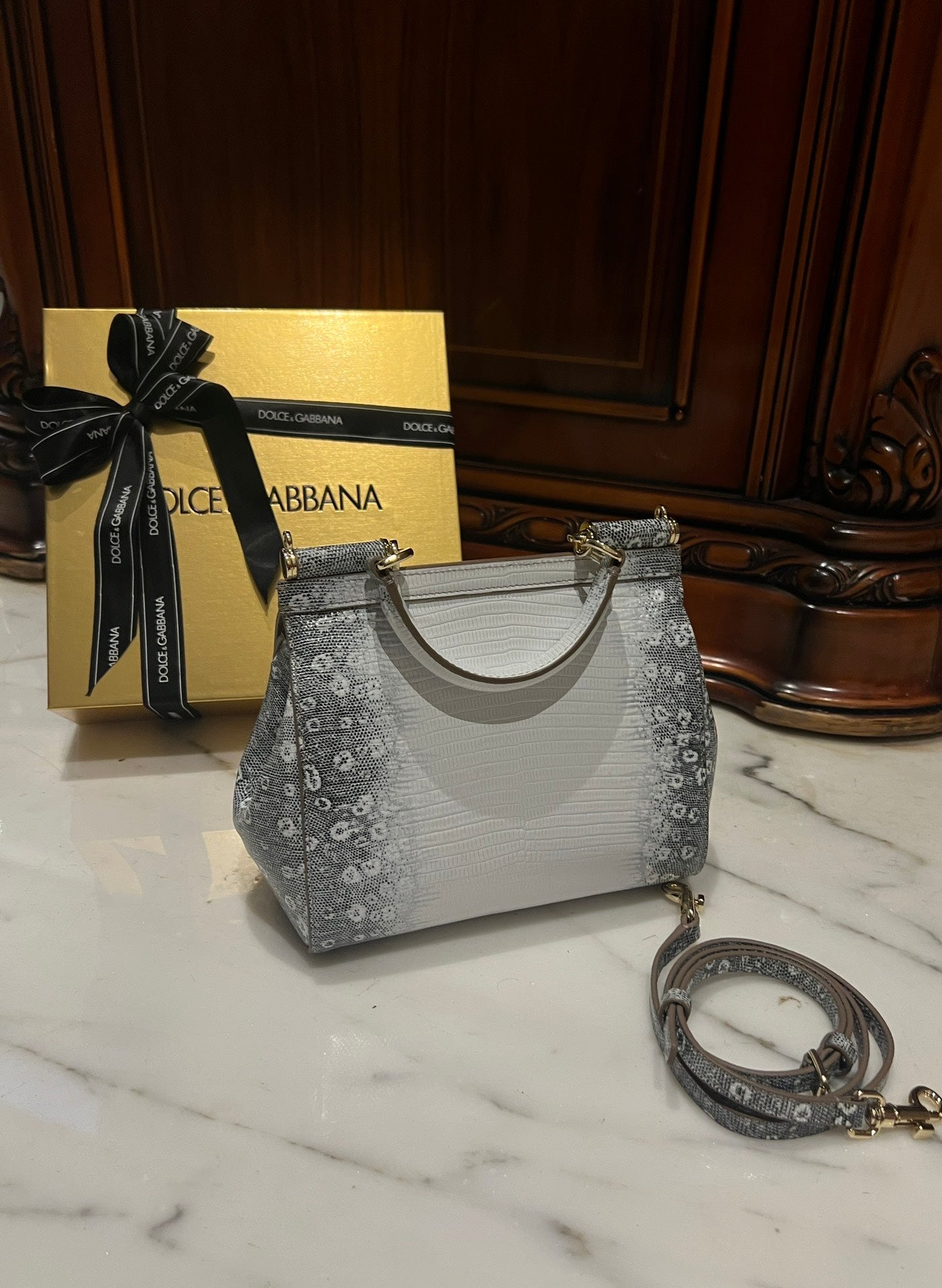 Dolce & Gabbana Dolce & Gabbana Small Sicily Leather Bag | Neutrals | FARFETCH BH