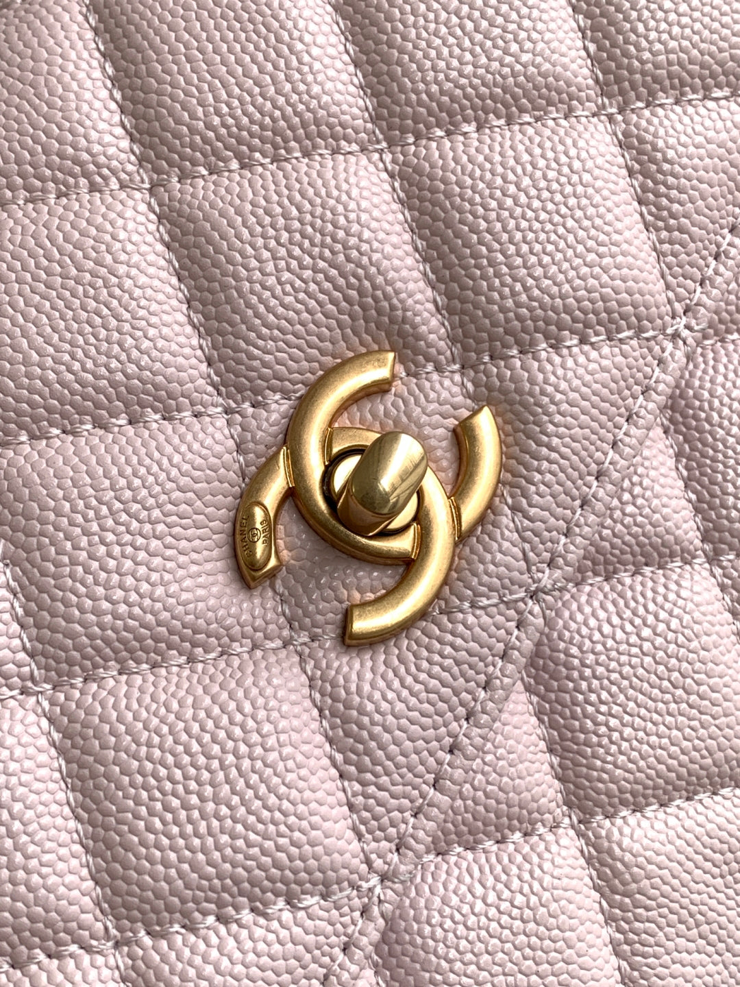Chanel Elegant Lambskin Shoulder Bag