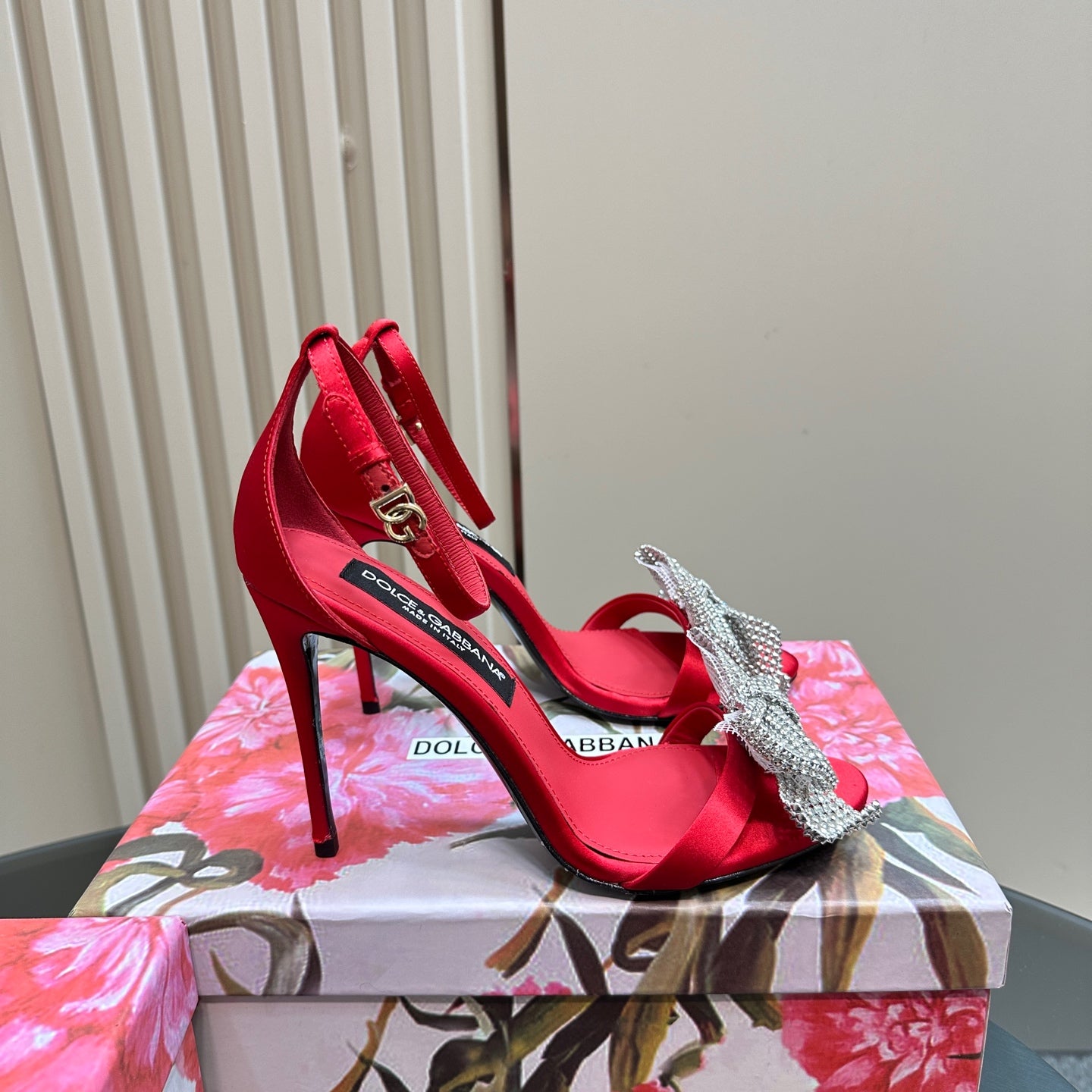 Dolce & Gabbana sepatu heels Louis Vuitton Padlock Pump Black Heels | Tinkerlust