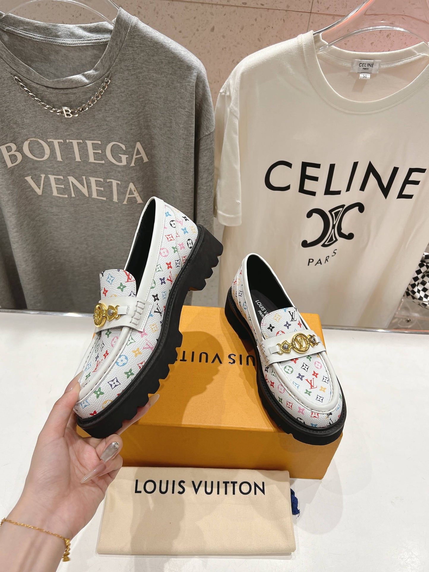 LV Loafera