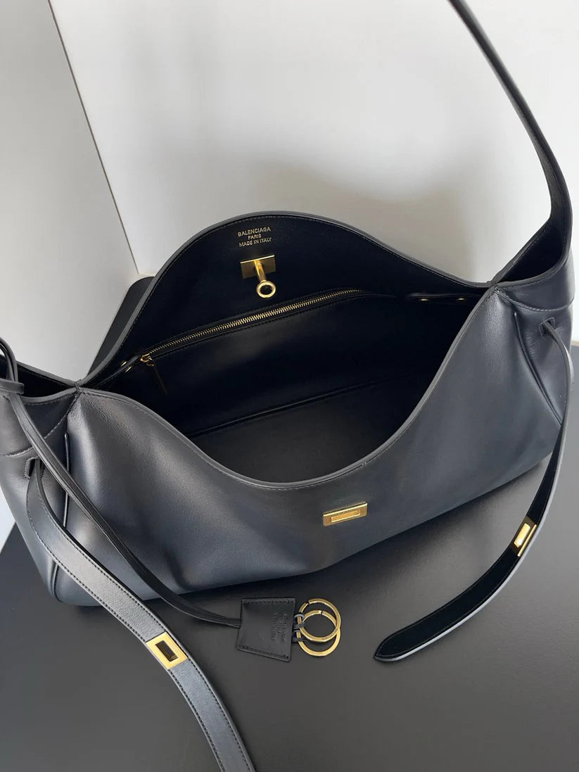 Balenciaga Timeless Elegance Shoulder Bag