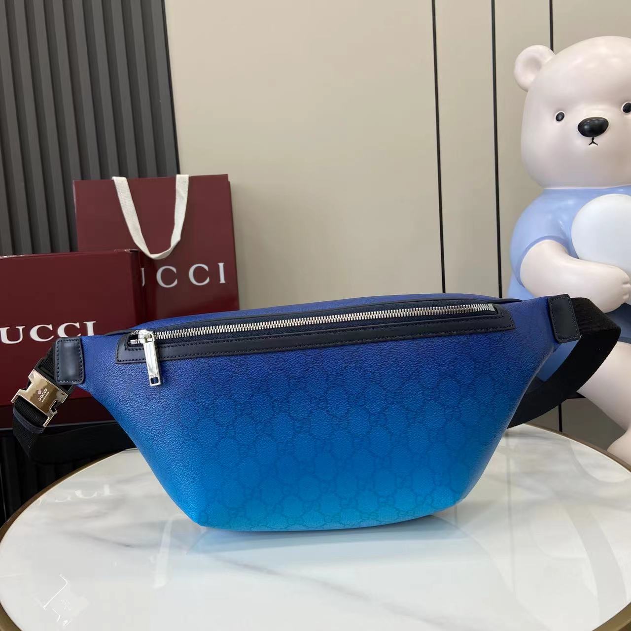 Gucci Chroma large belt bag
