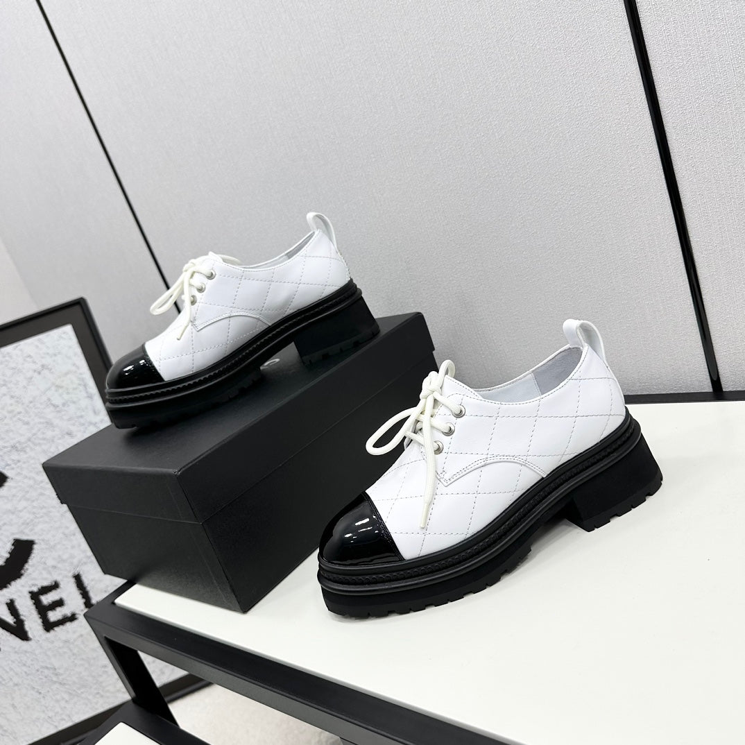 Chanel Elegant Turnlock Leather Loafers