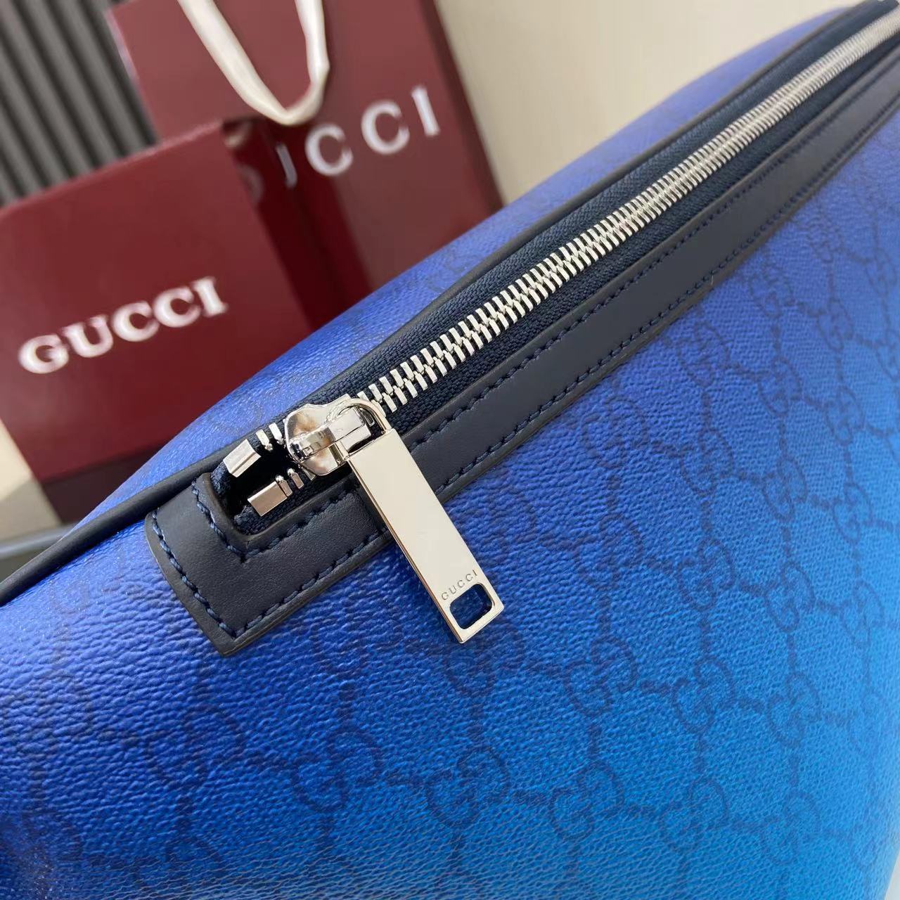 Gucci Chroma large belt bag