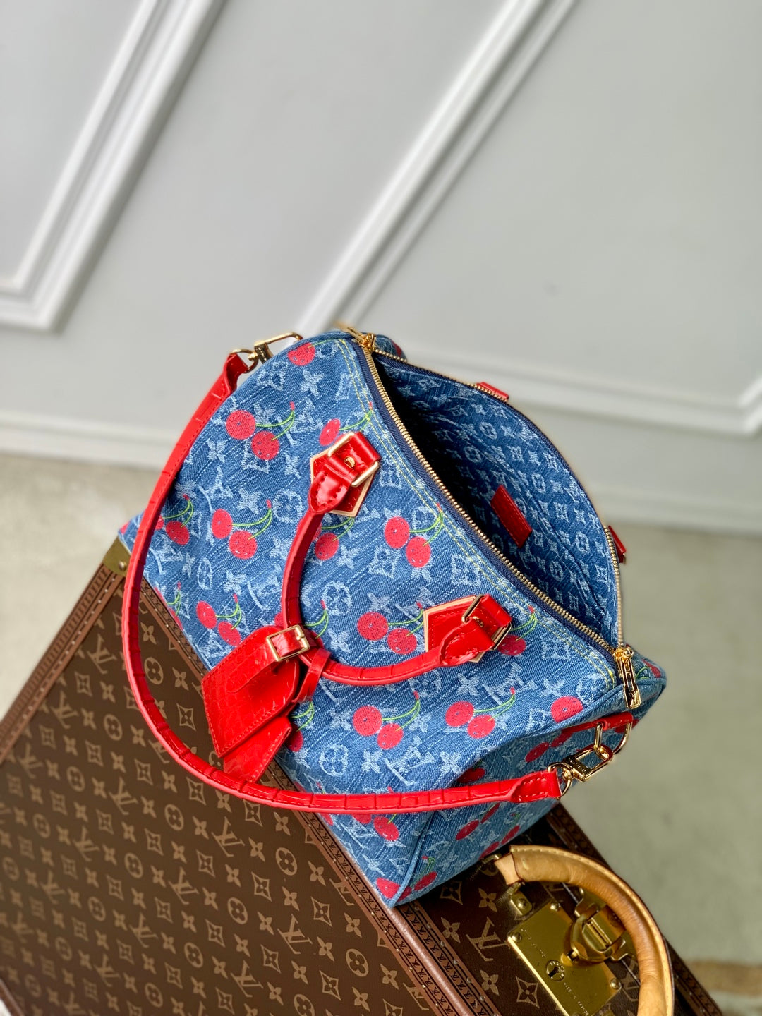 Louis Vuitton Artful Elegance Handbag