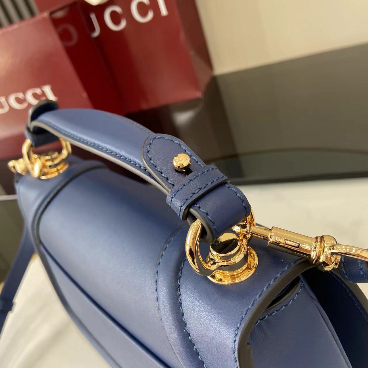 Gucci Blondie Medium Top Handle Bag