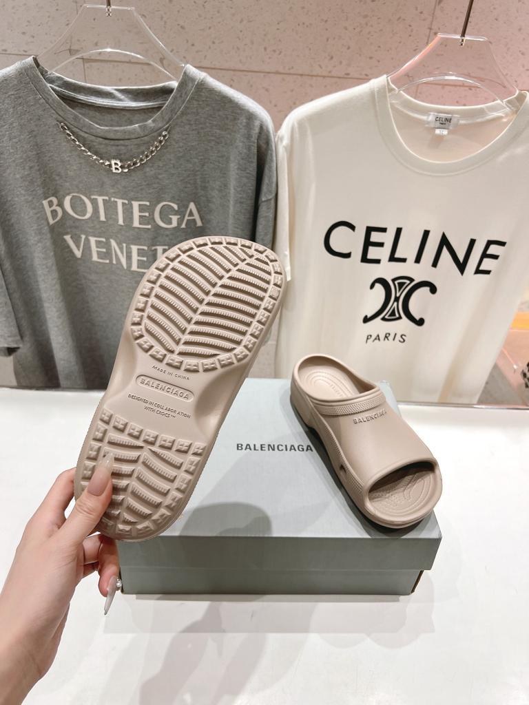 Balenciaga Elevated Rubber Stroll Slippers