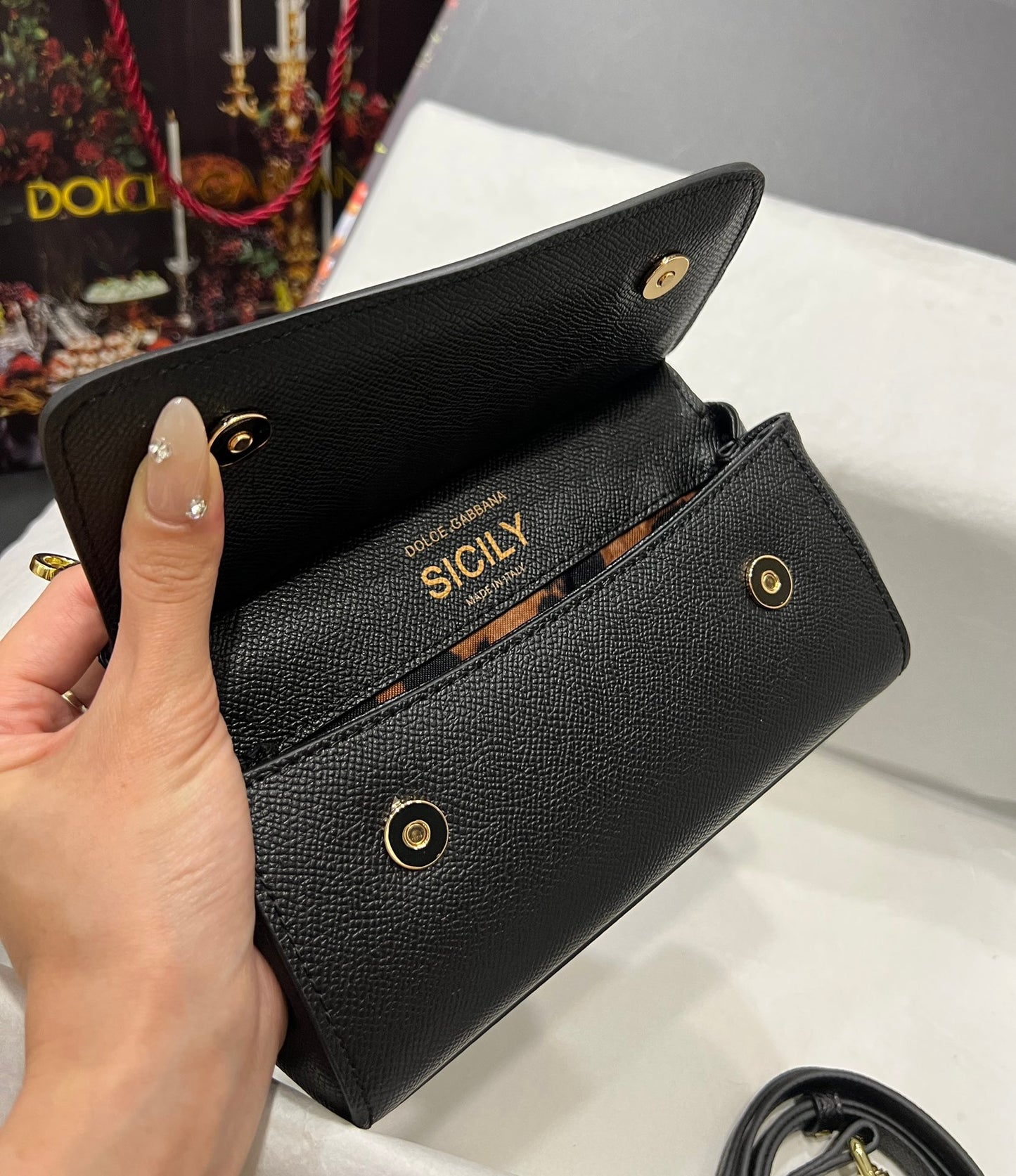 Dolce & Gabbana Dolce & Gabbana Small Sicily Shoulder Bag | Red | FARFETCH OM