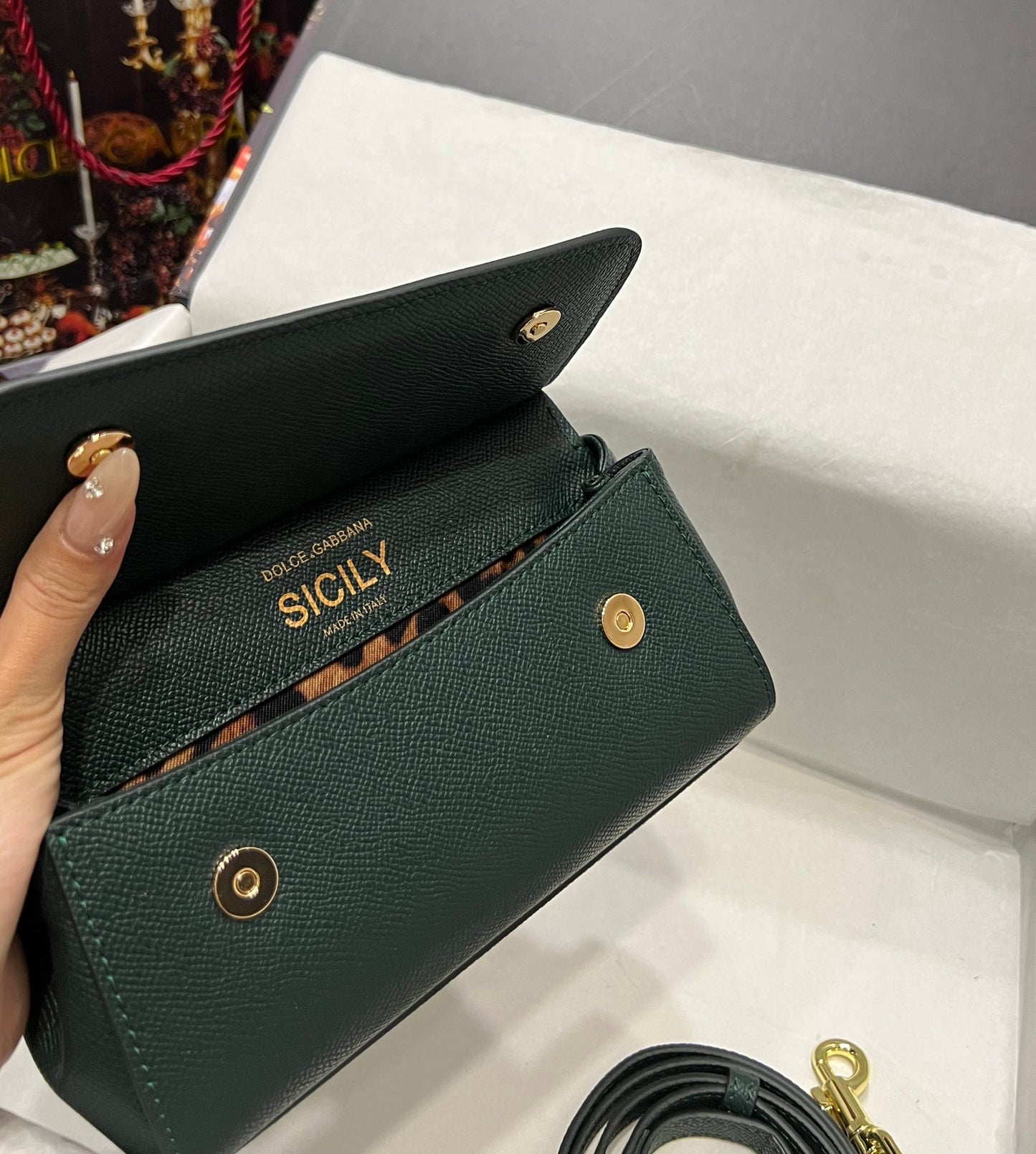 Dolce & Gabbana Dolce & Gabbana Small Sicily Shoulder Bag | Red | FARFETCH OM