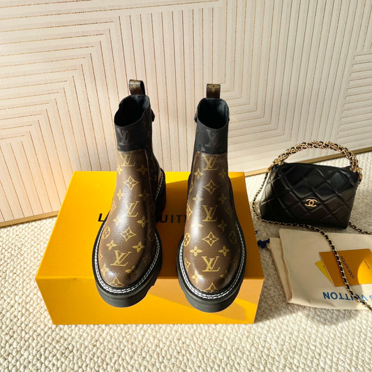 Louis Vuitton Chic Archlight Statement Sneakers