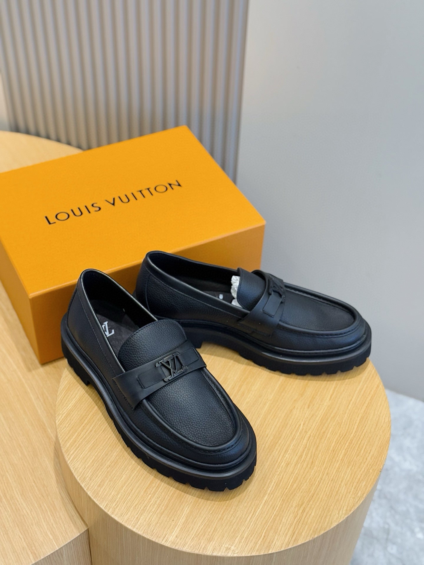 Louis Vuitton Elegant Osaka Loafers
