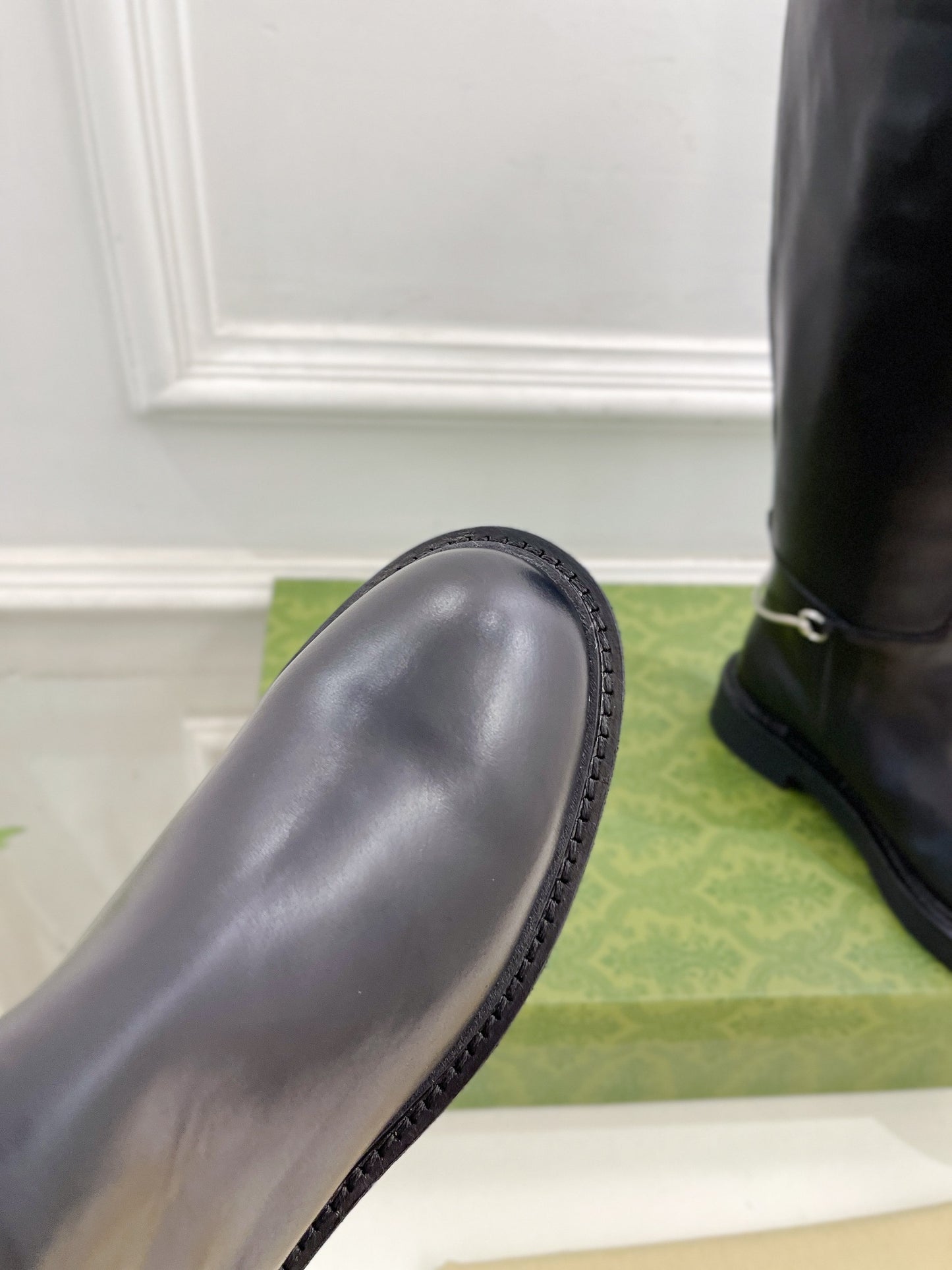 Gucci Women's boot with slim Horsebit