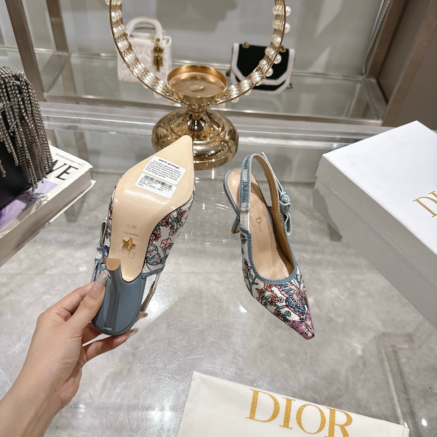 Dior This store is unavailable