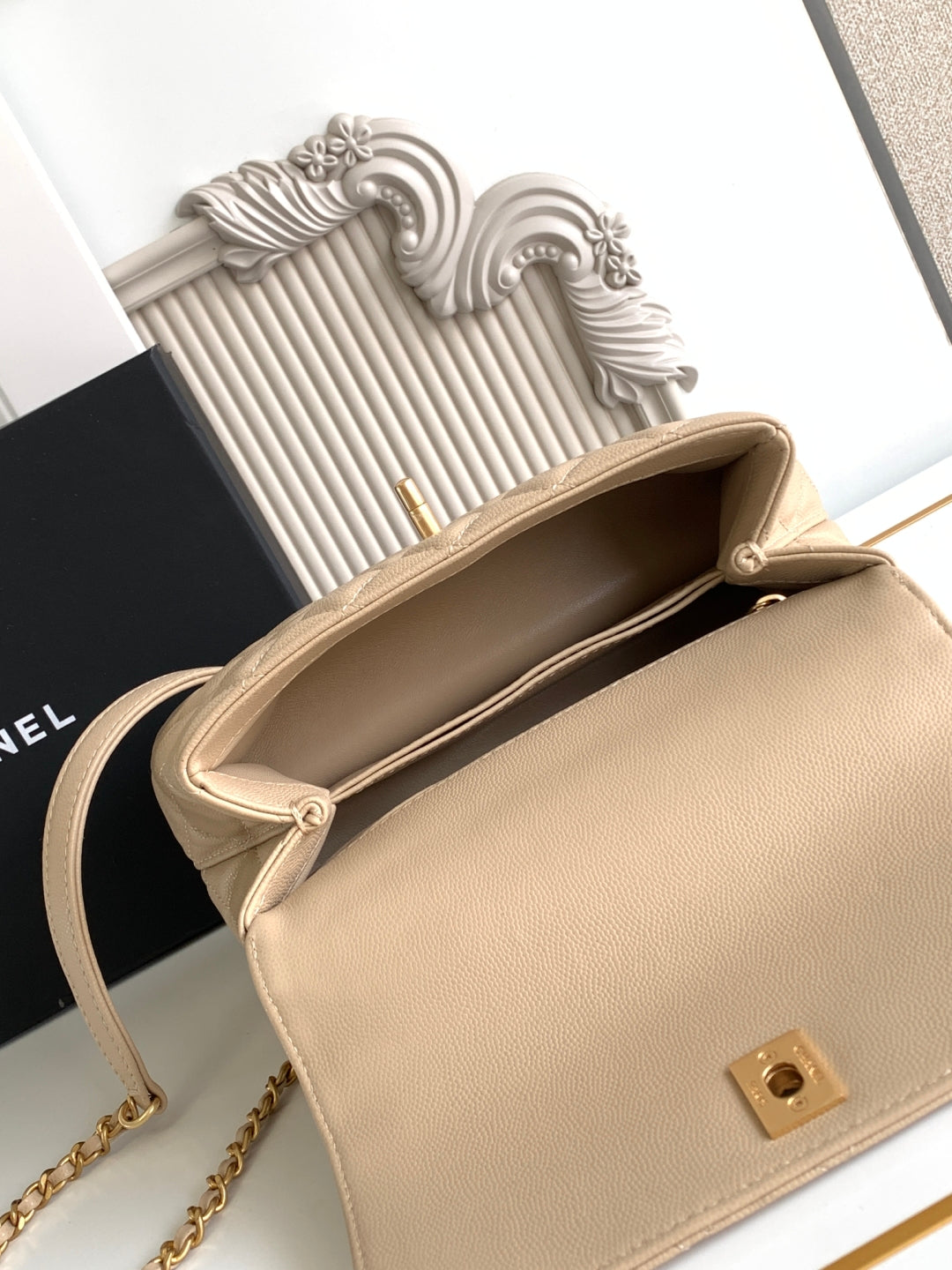 Chanel Elegant Lambskin Shoulder Bag