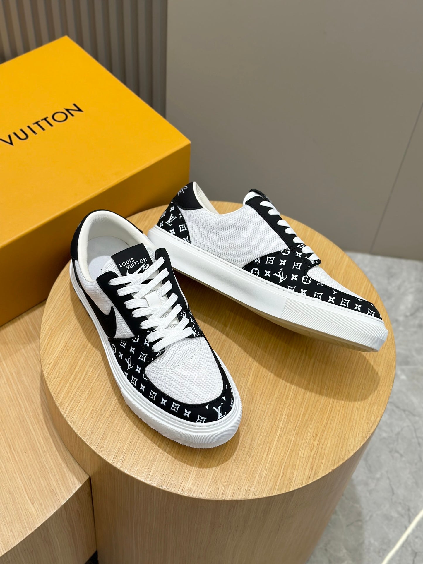 Louis Vuitton Elegant Stroll Mid-Top Sneakers