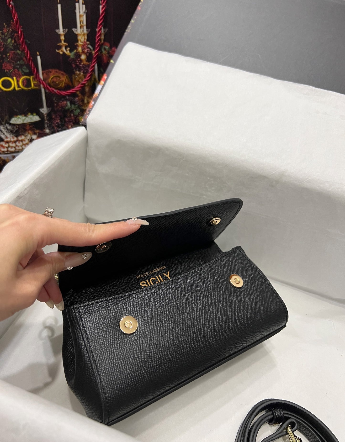 Dolce & Gabbana Dolce & Gabbana Small Sicily Shoulder Bag | Red | FARFETCH OM