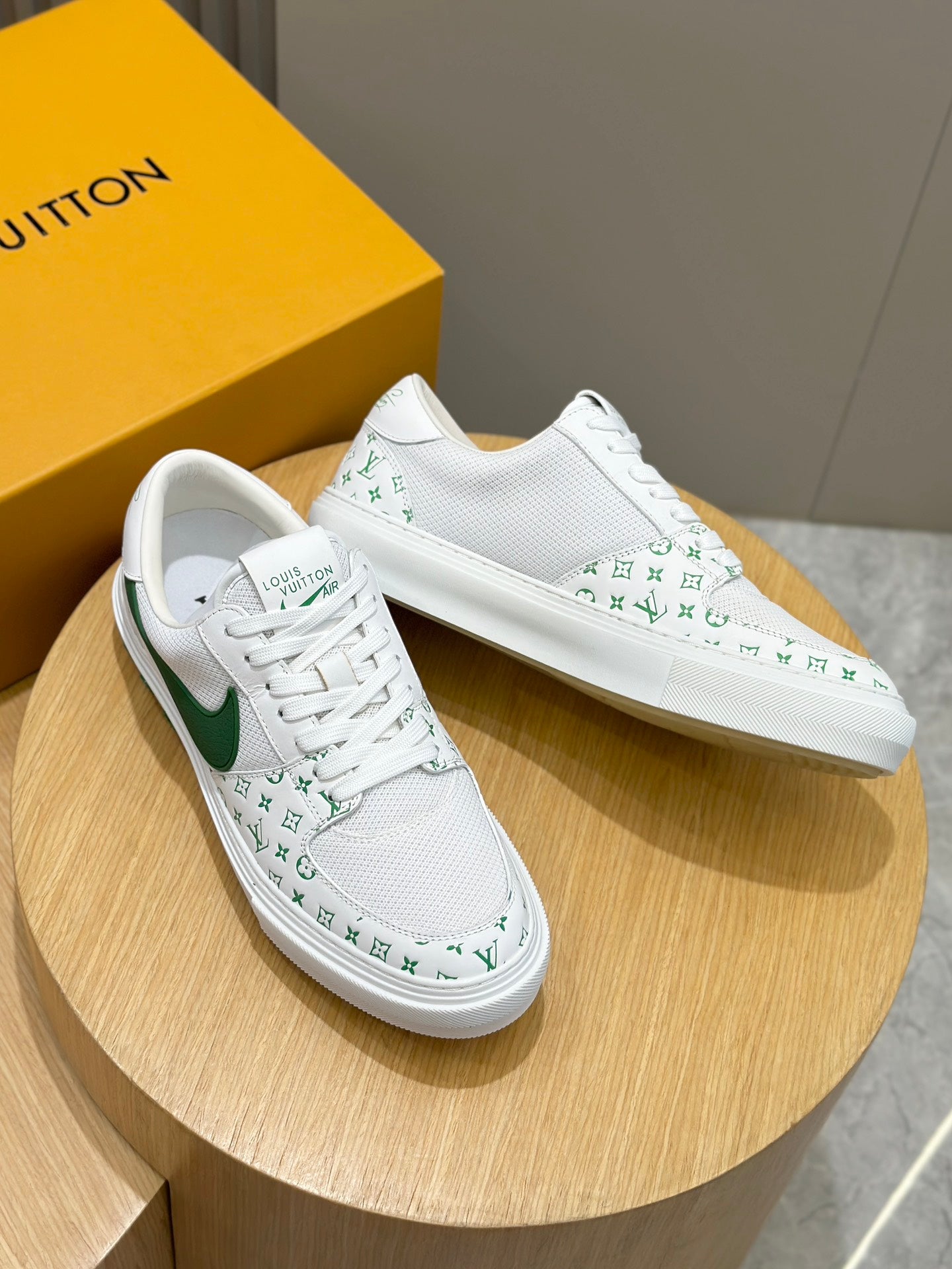 Louis Vuitton Elegant Stroll Mid-Top Sneakers