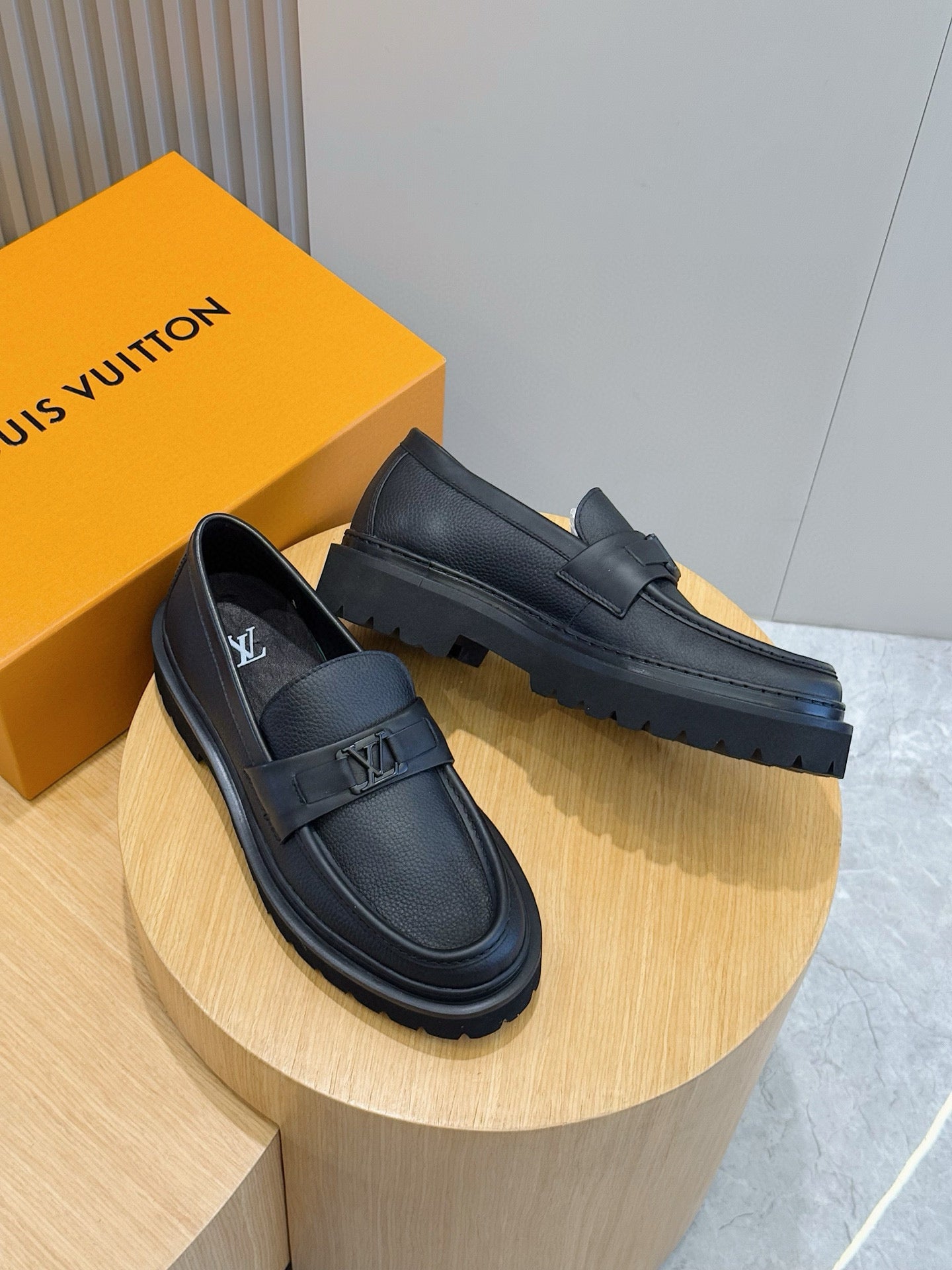 Louis Vuitton Elegant Osaka Loafers