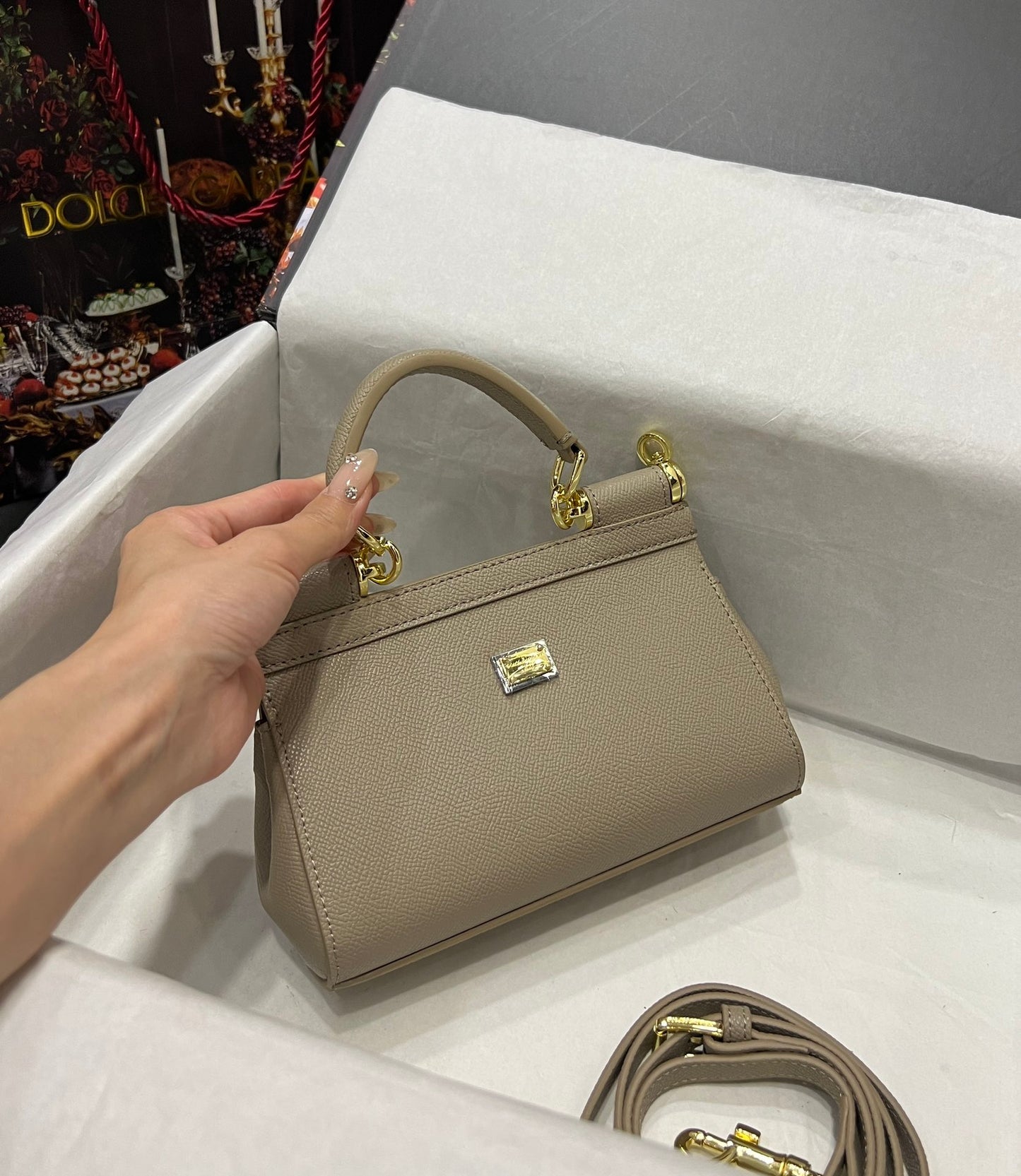 Dolce & Gabbana Dolce & Gabbana Small Sicily Shoulder Bag | Red | FARFETCH OM