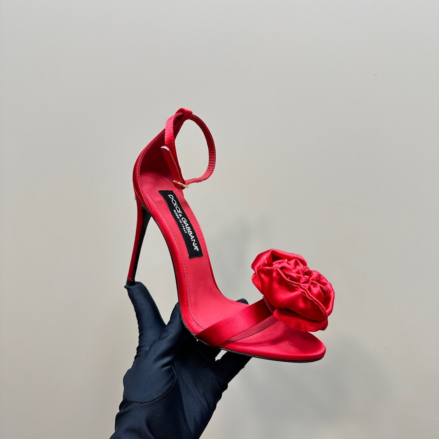 Dolce & Gabbana sepatu heels Louis Vuitton Padlock Pump Black Heels | Tinkerlust