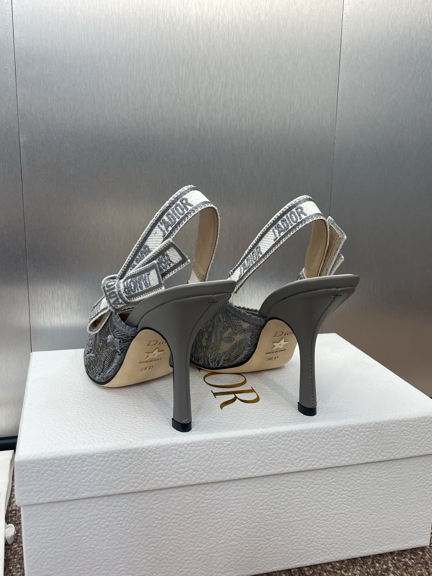 Dior Ethereal Cashmere Embrace