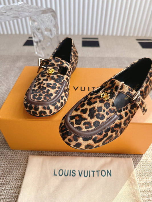 Louis Vuitton Elegant Italian Ballet Flats