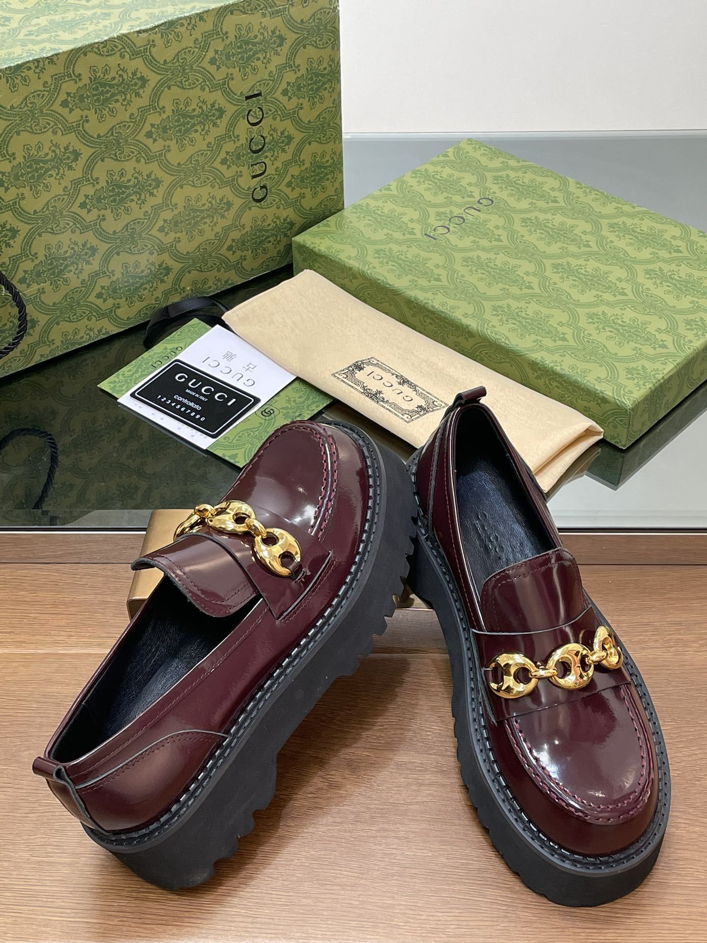 Gucci Women's loafer with Horsebit