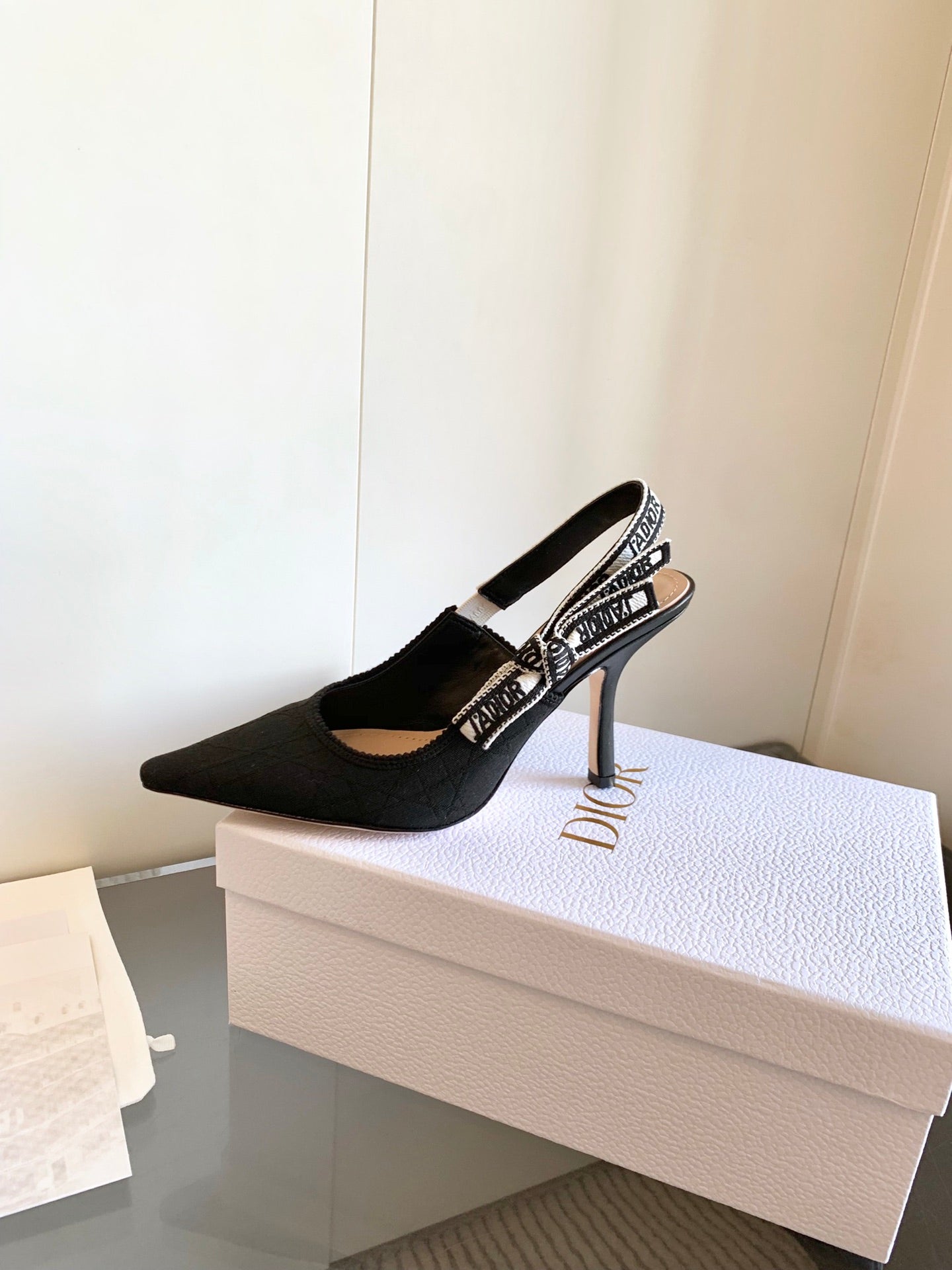 Dior Ethereal Cashmere Embrace