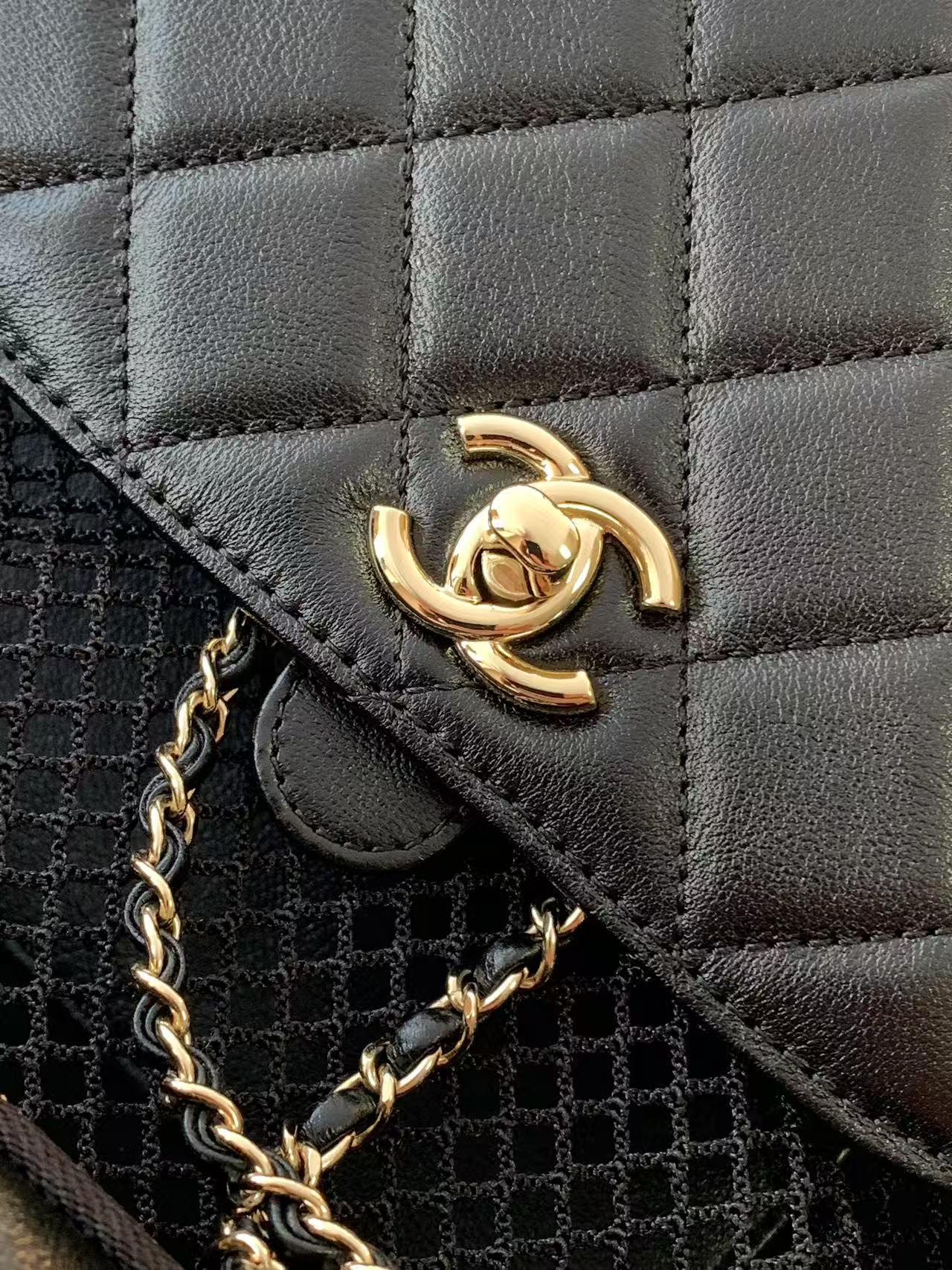Chanel Elegant Shoulder Companion