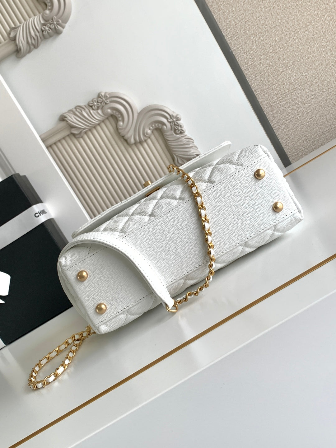 Chanel Elegant Lambskin Shoulder Bag