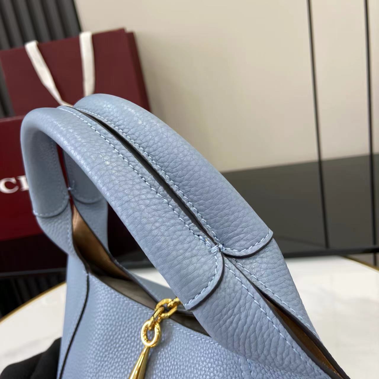 Gucci Softbit Medium Top Handle Bag