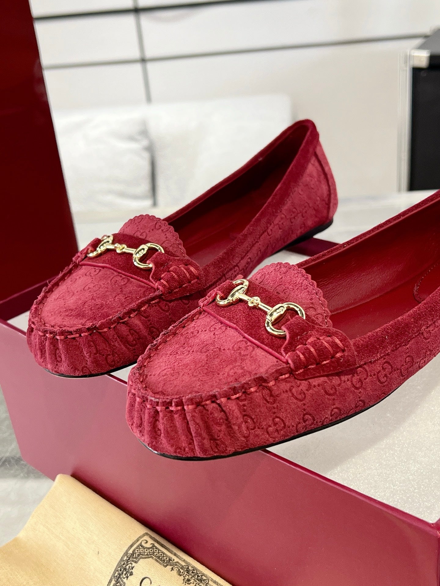 Gucci Women's Classic Horsebit Loafer