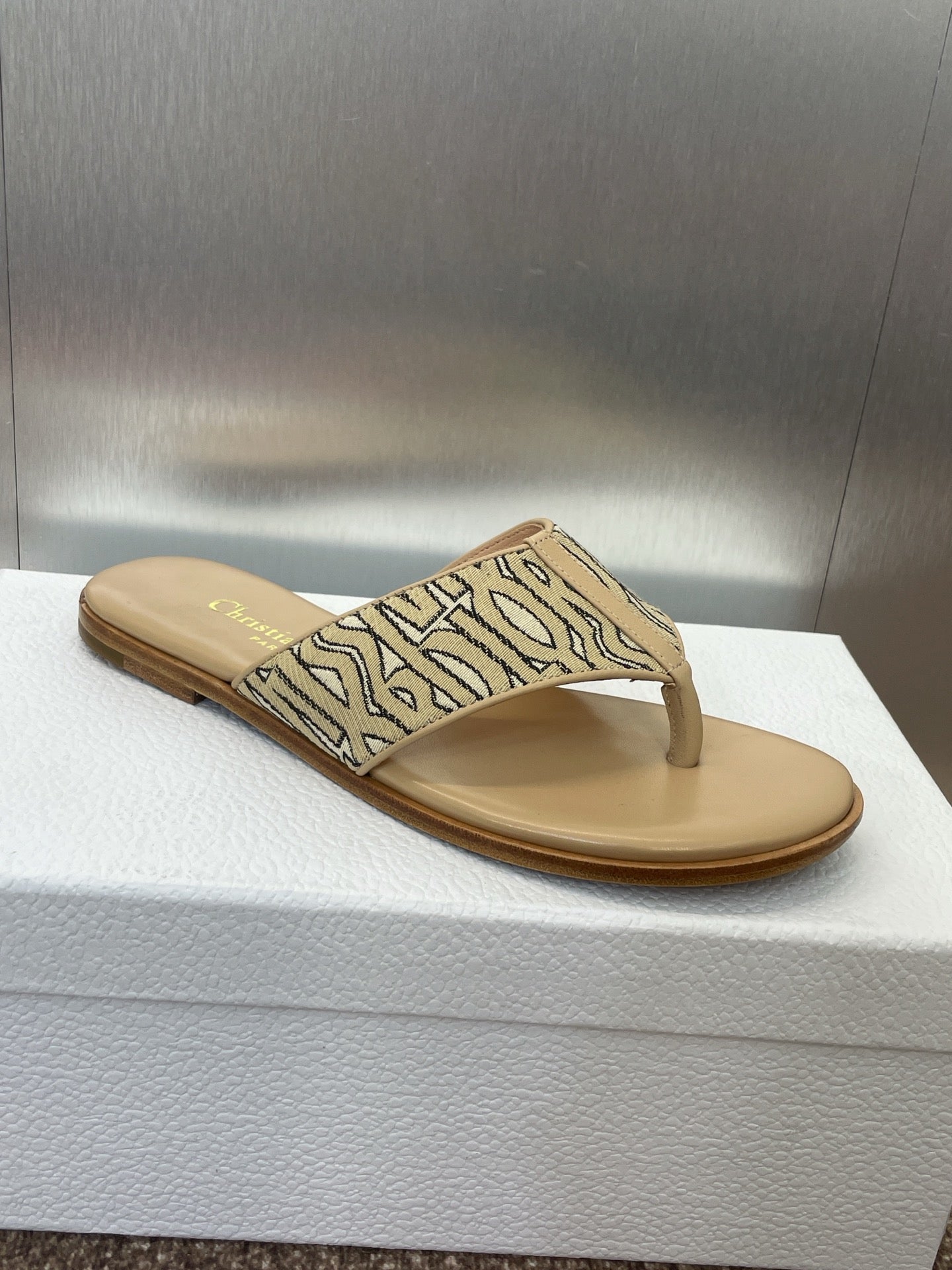 Miss Dior DWAY Slides