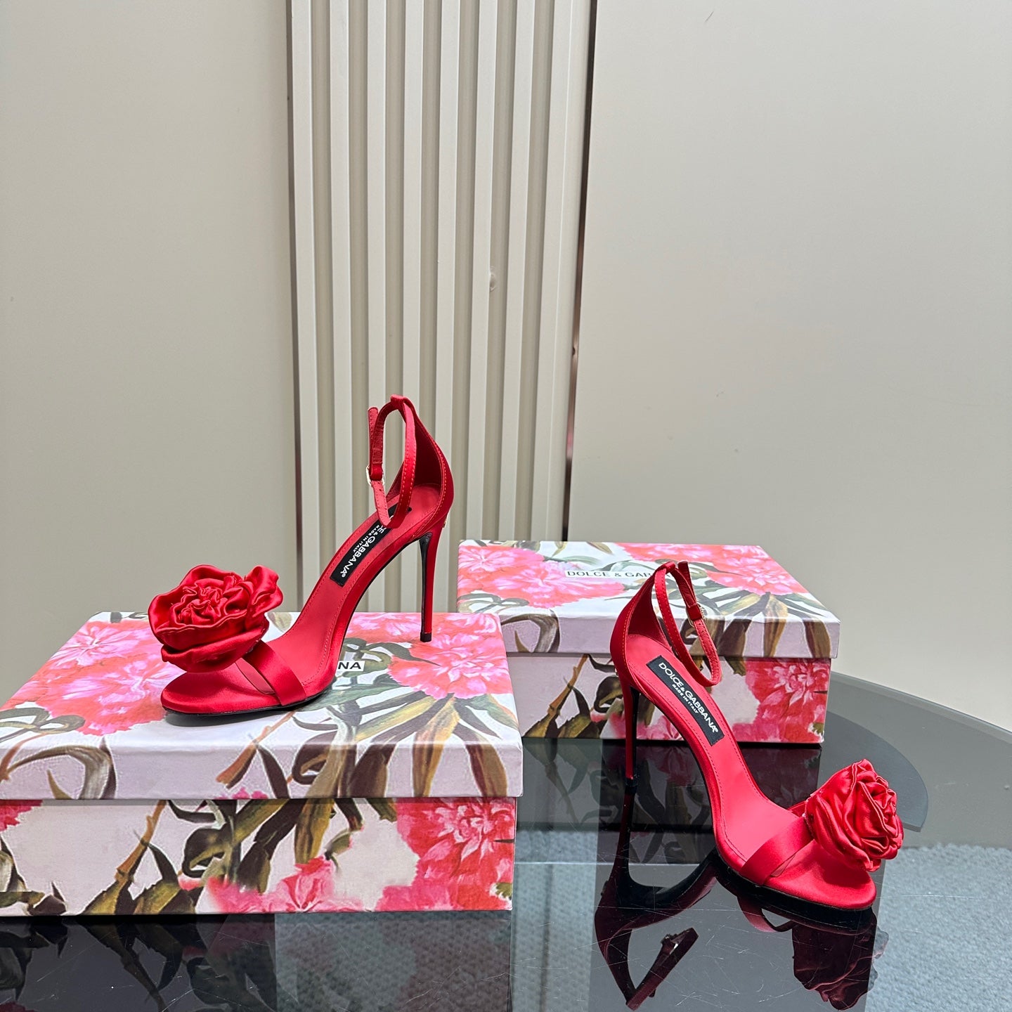 Dolce & Gabbana sepatu heels Louis Vuitton Padlock Pump Black Heels | Tinkerlust