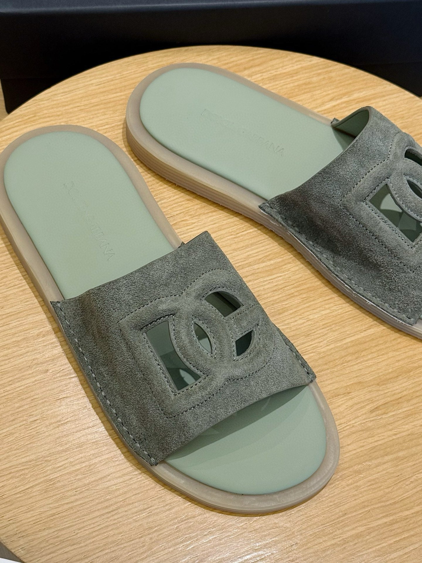 Dolce & Gabbana Dolce & Gabbana DG Logo Leather Slides | Blue | FARFETCH PK