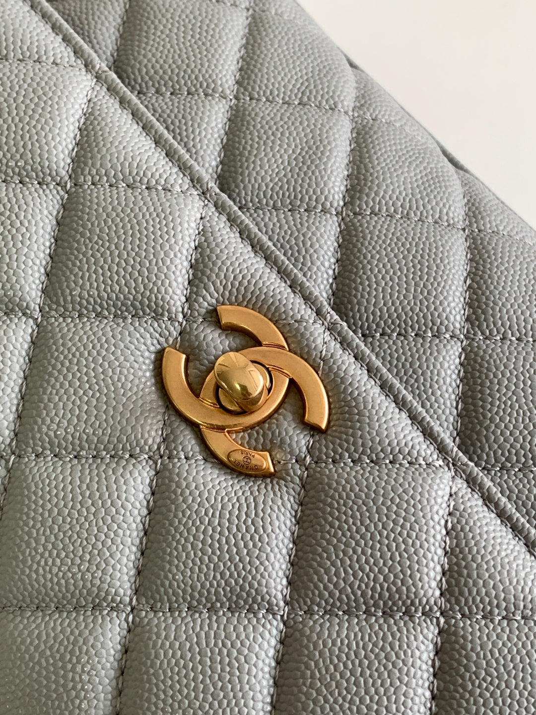 Chanel Elegant Lambskin Shoulder Bag
