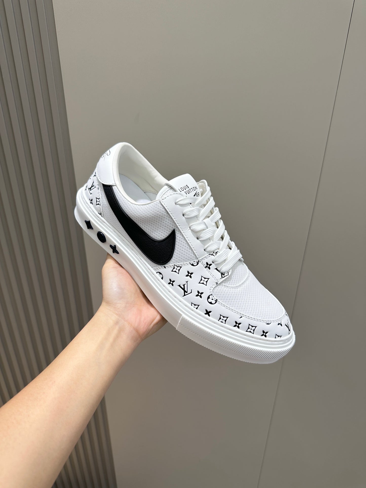 Louis Vuitton Elegant Stroll Mid-Top Sneakers