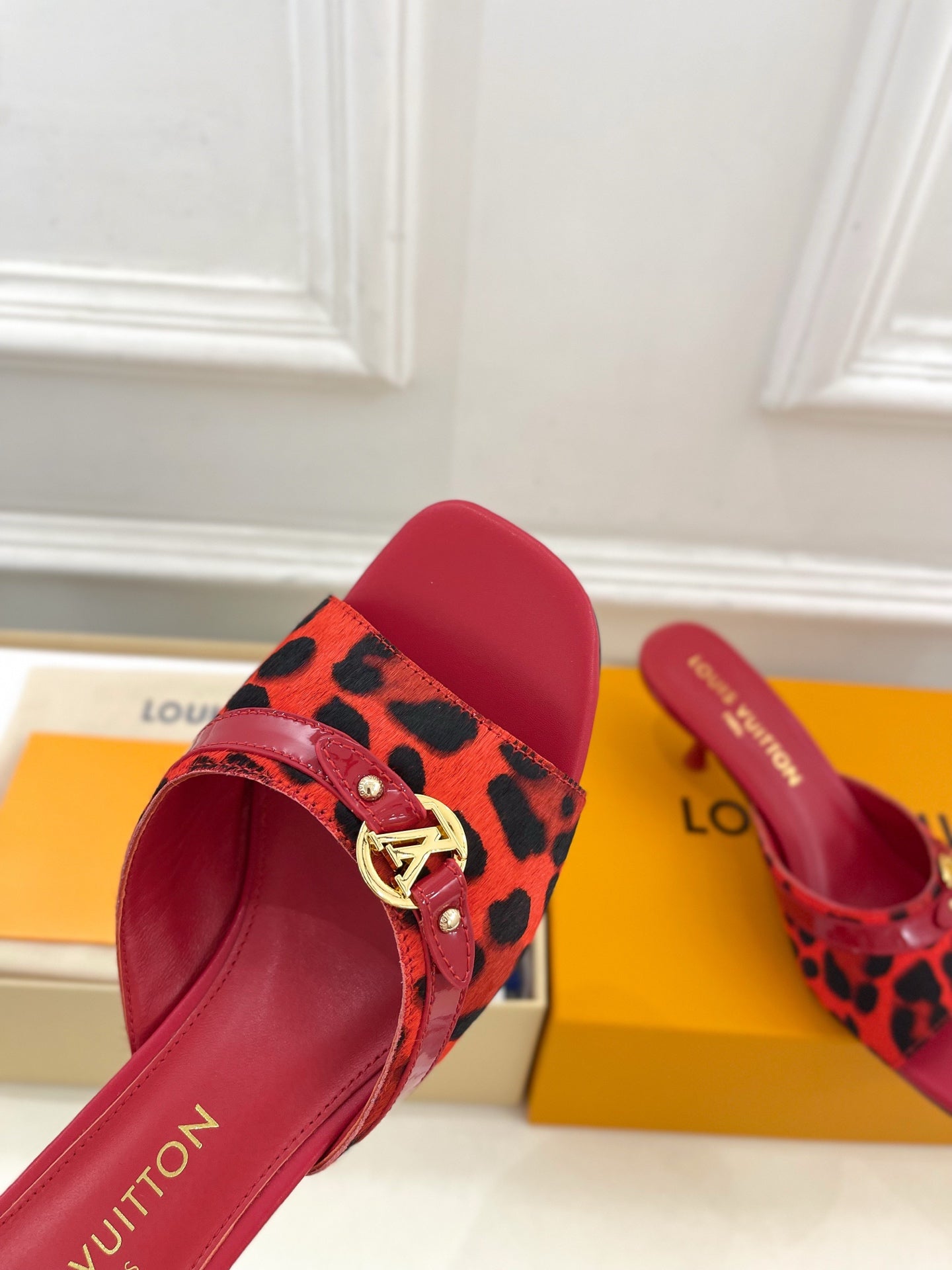 Louis Vuitton Glamour Stroll Sandals