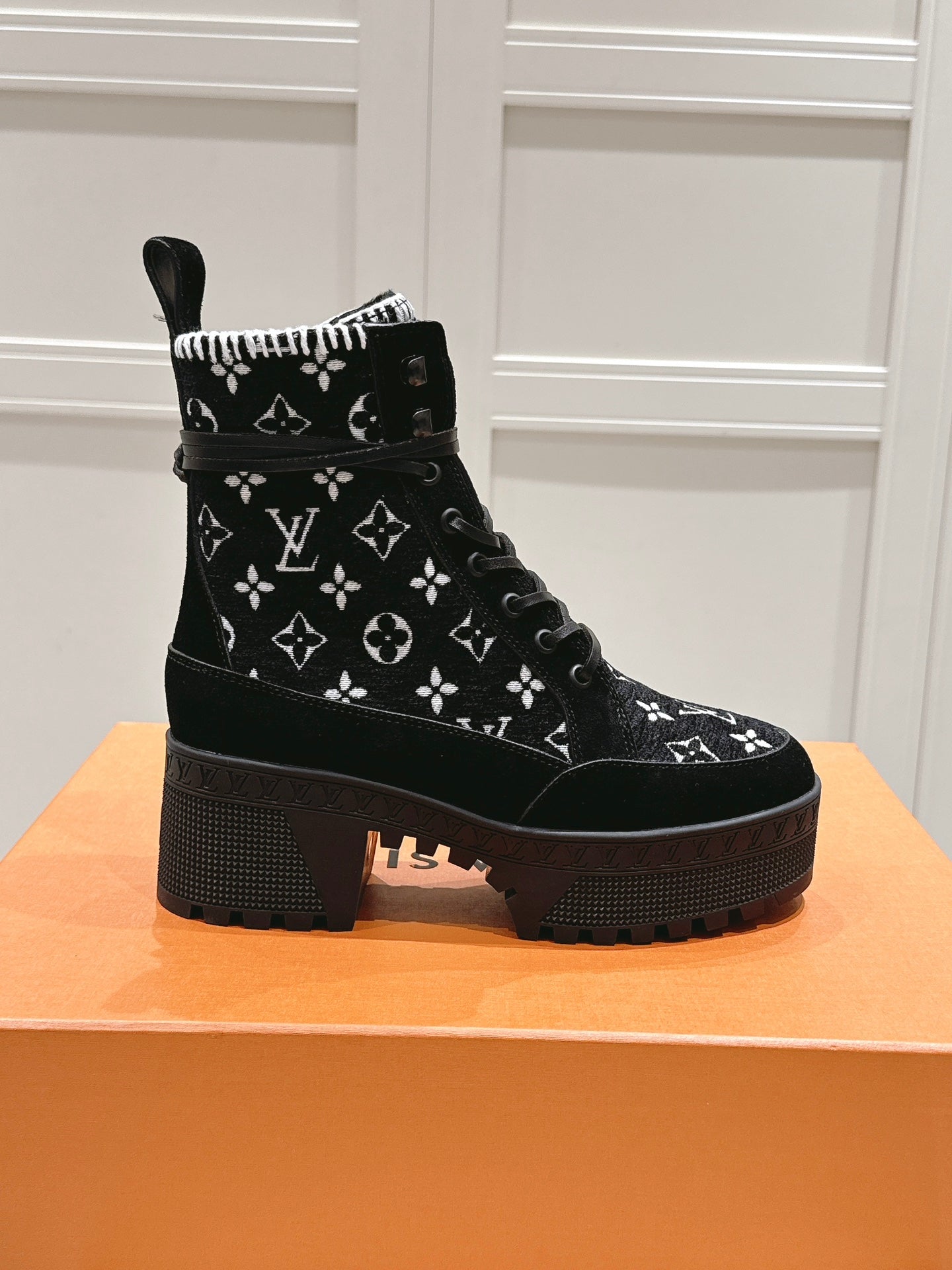 Louis Vuitton Elegant Monogram Platform Boots