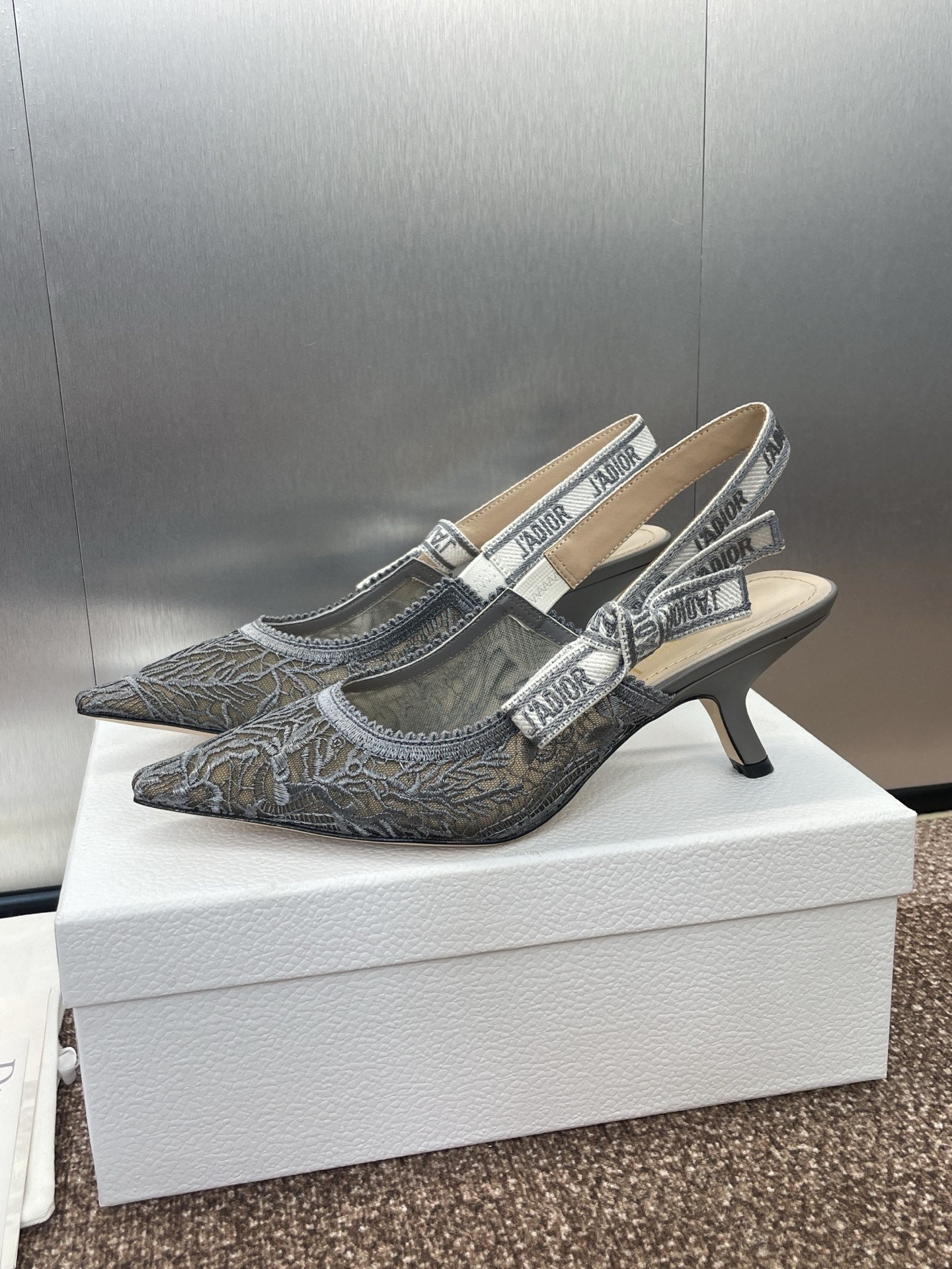 Dior Ethereal Cashmere Embrace