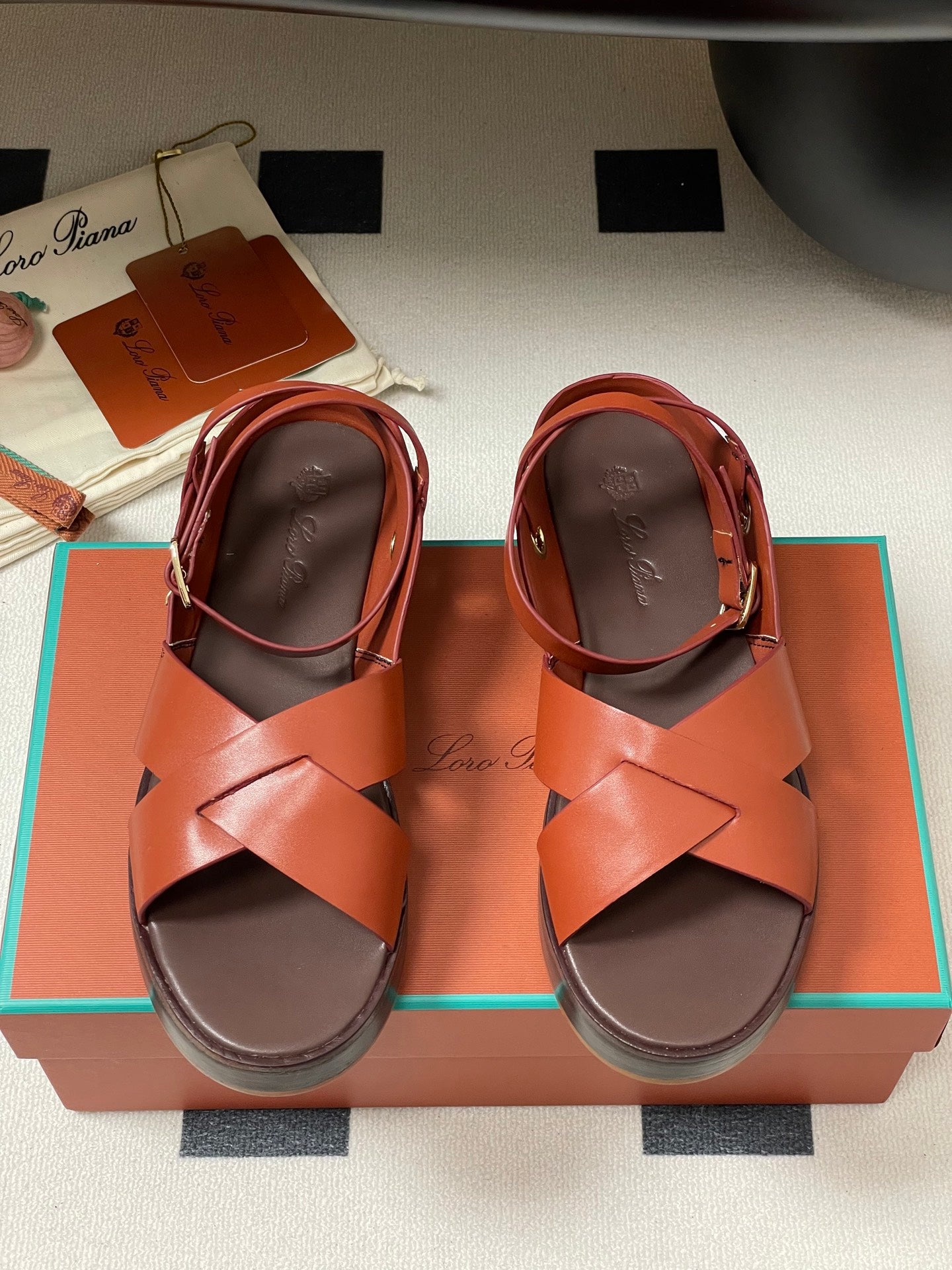 Loro Piana Effortless Elegance Sliders