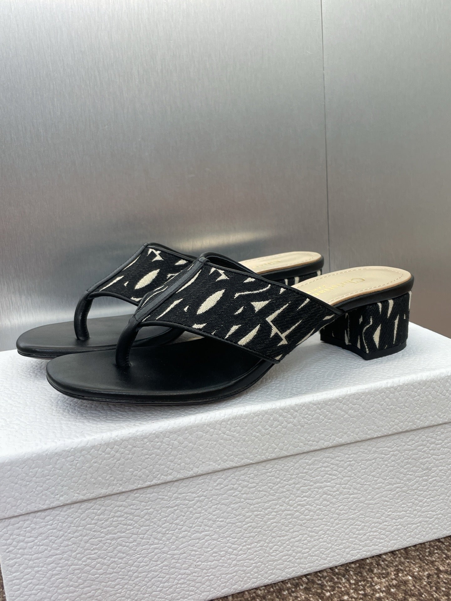 Miss Dior DWAY Slides