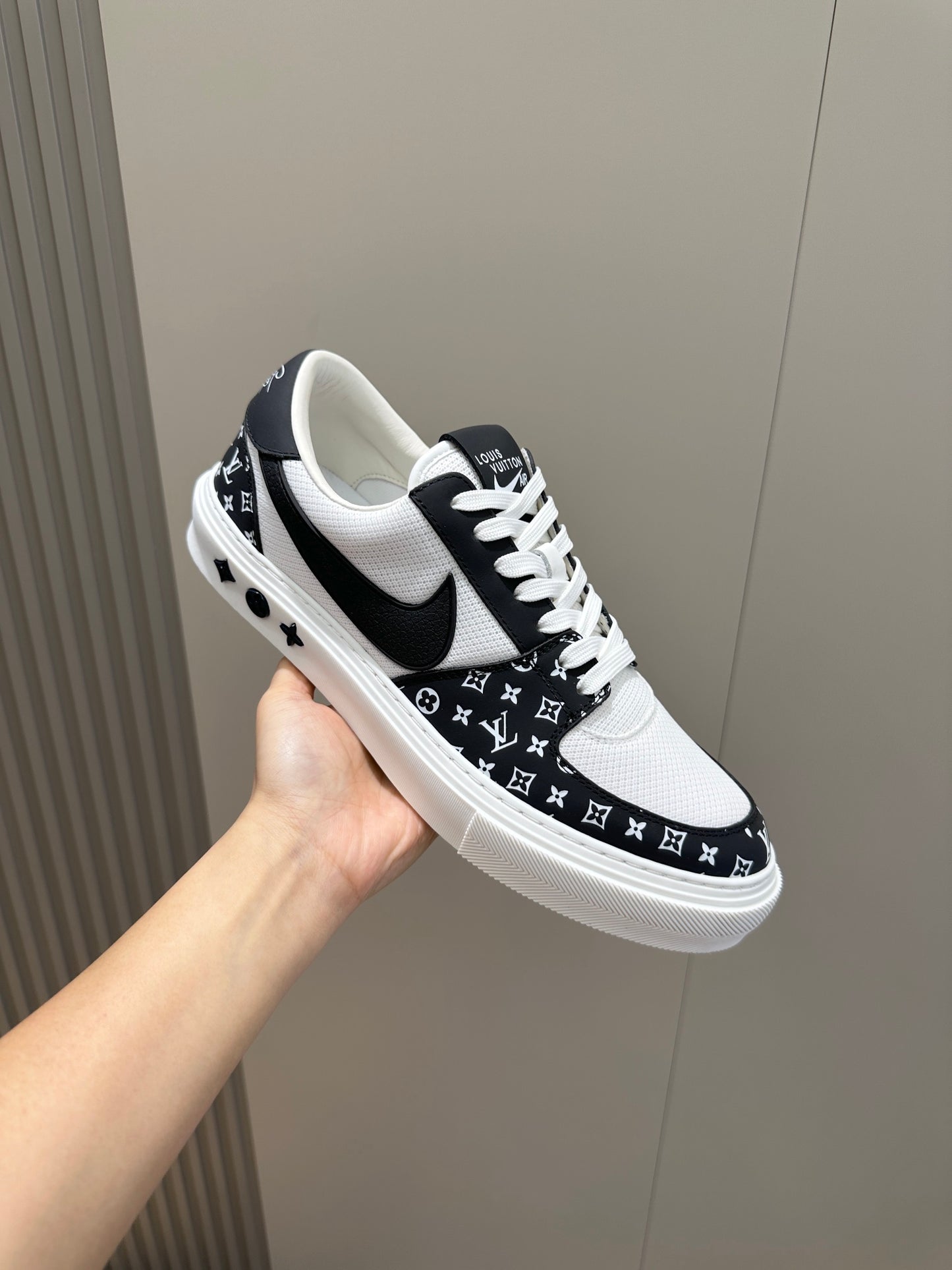 Louis Vuitton Elegant Stroll Mid-Top Sneakers