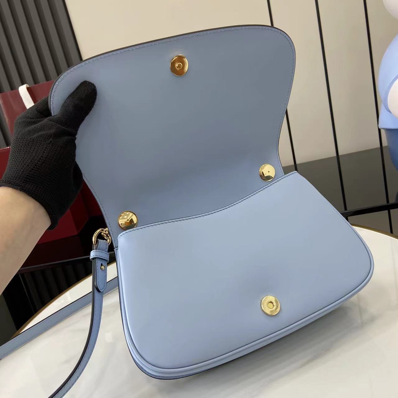 Gucci Blondie Medium Top Handle Bag