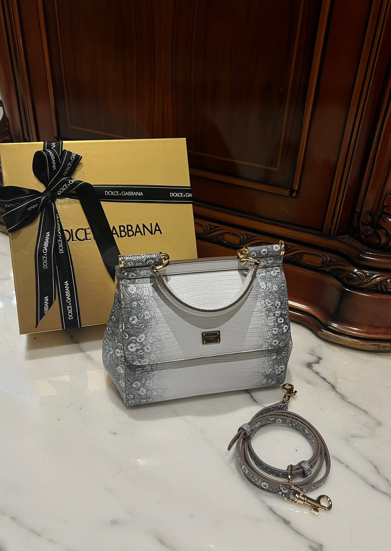 Dolce & Gabbana Dolce & Gabbana Small Sicily Leather Bag | Neutrals | FARFETCH BH