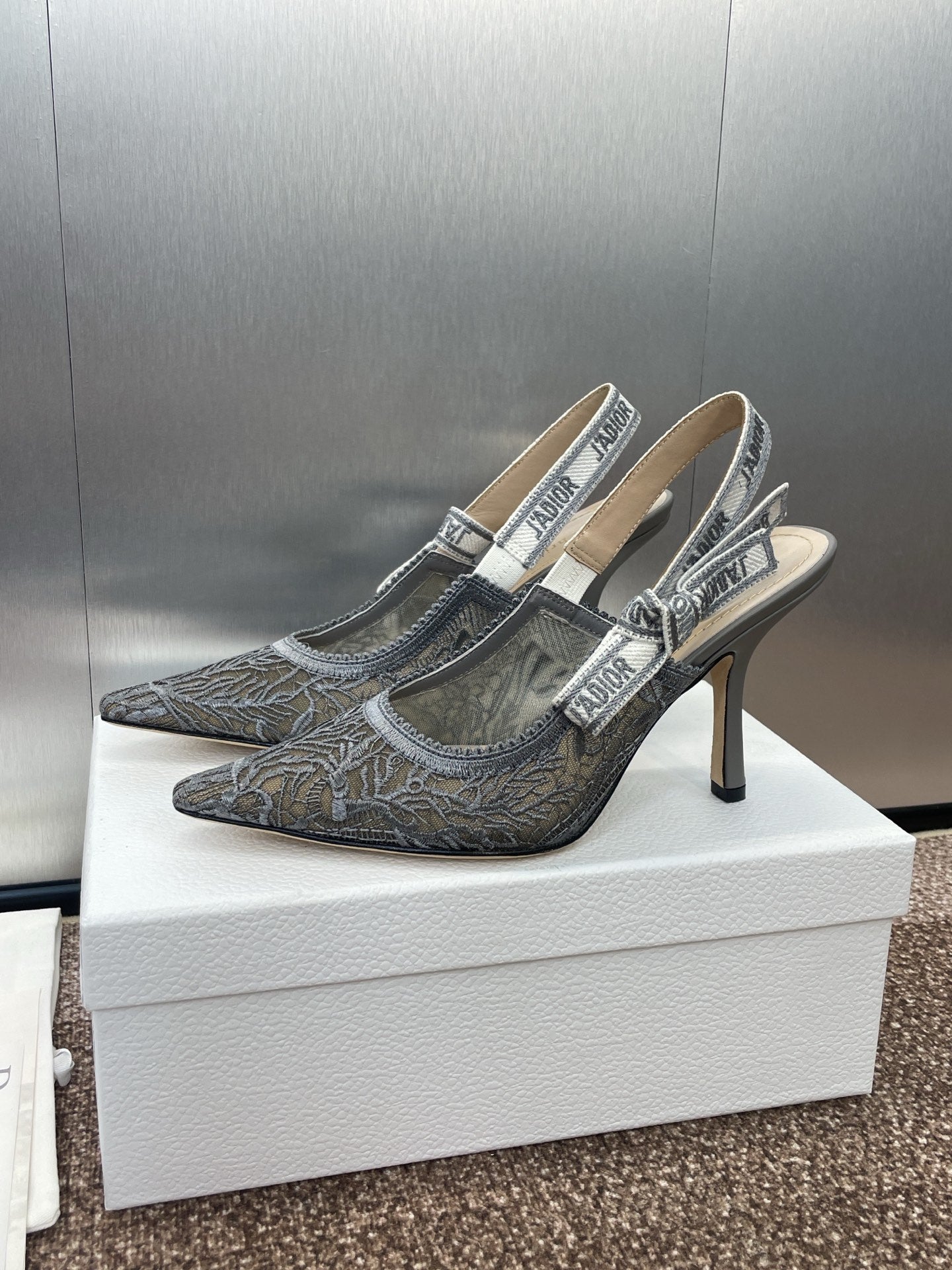 Dior Ethereal Cashmere Embrace