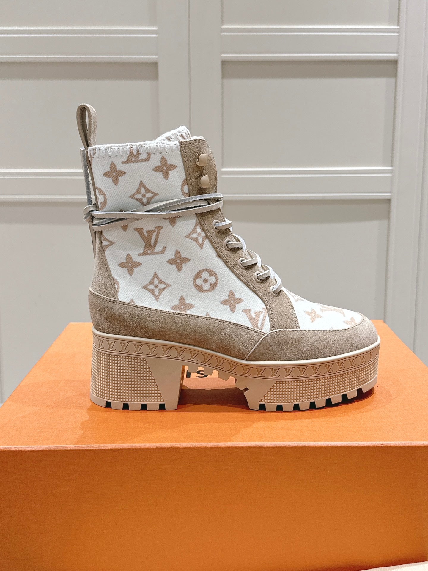 Louis Vuitton Elegant Monogram Platform Boots